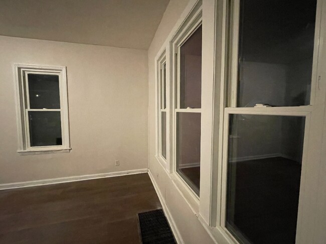 Foto del edificio - 6121 12th Ave