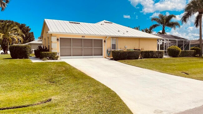 Foto del edificio - 1829 SW Hickock Terrace