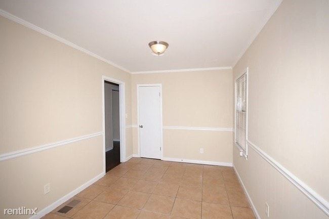 Building Photo - 3 br, 1.5 bath House - 552 Shellnut Dr