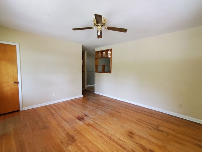 Building Photo - 1850 Dewsberry Pl