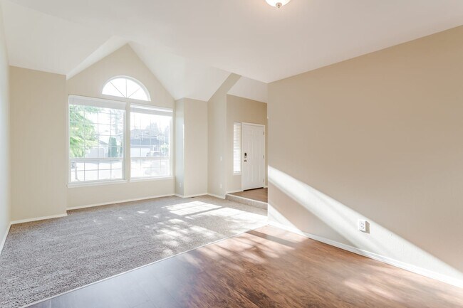 Building Photo - 510 Puget Pl S