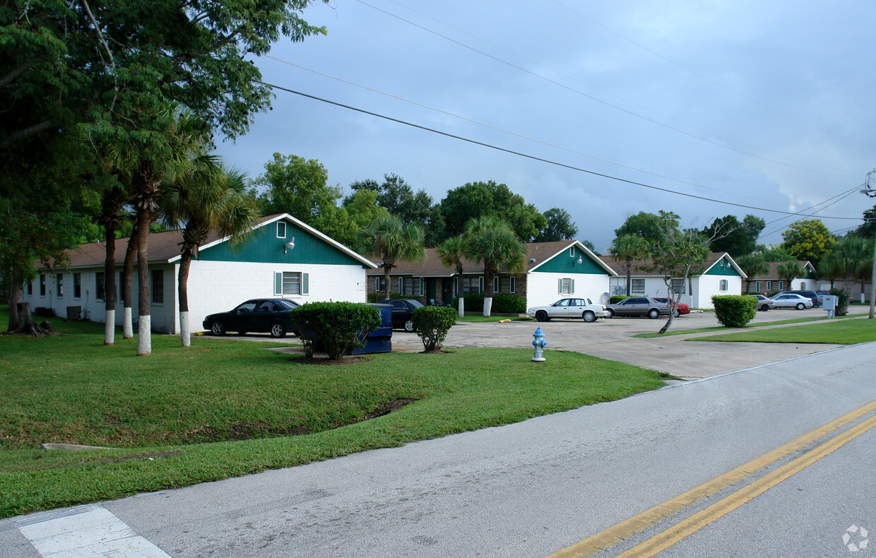 Building Photo - Fairlane Avenue Apartments