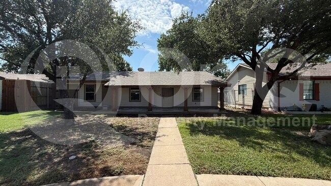 Photo - 810 Grassy Glen Dr House