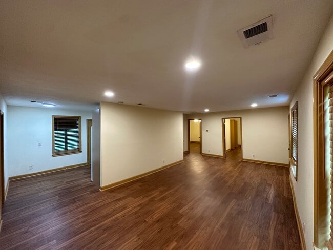 Building Photo - 5066 Rockbridge Rd SW