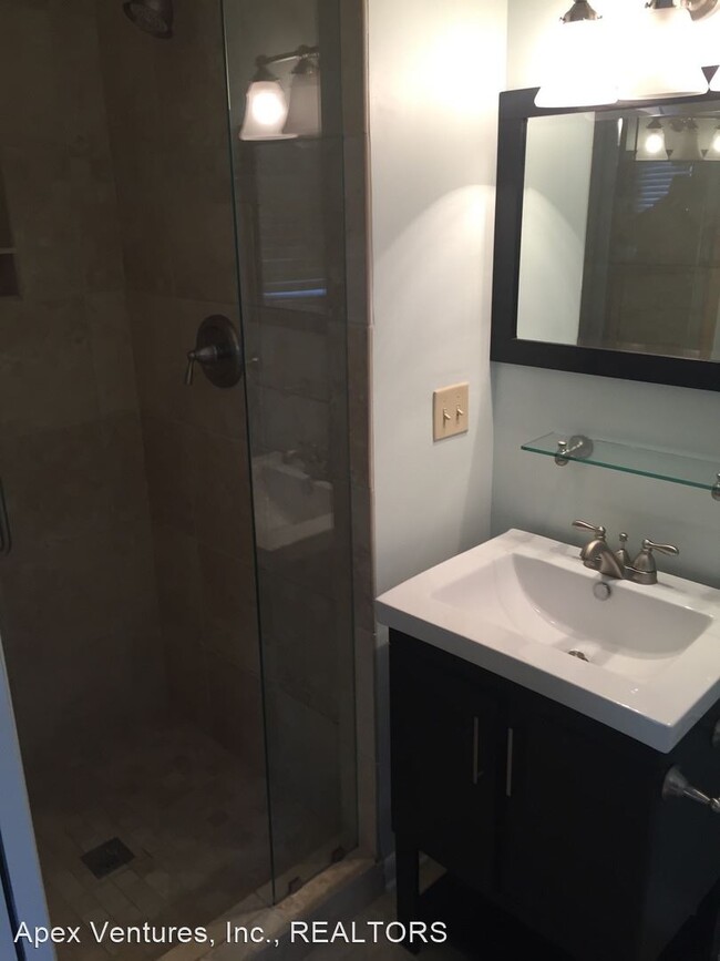 Foto del edificio - 3 br, 2 bath House - 924 Neuhoff Ln