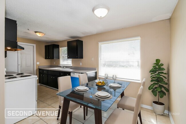Foto del edificio - 10966 Whitly Ct