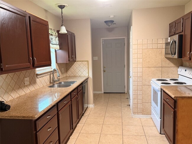 Foto del edificio - 5334 Tallowpine Terrace