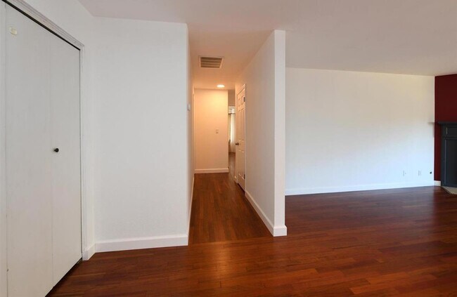 Foto del edificio - 26953 Hayward Blvd