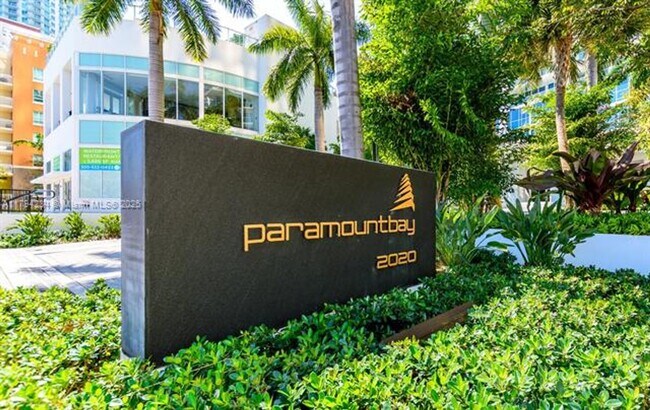 Foto del edificio - 2020 N Bayshore Dr