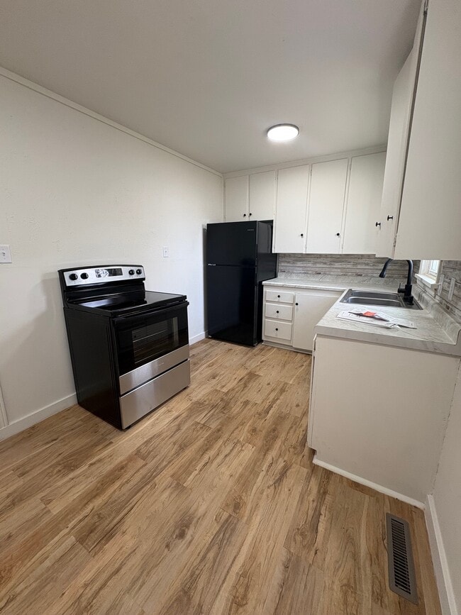 Building Photo - 1401 Edgemoor Dr