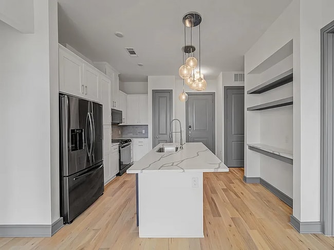 Building Photo - 2700 Old Denton Rd