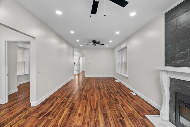 Foto del edificio - 5883 Washington Ave