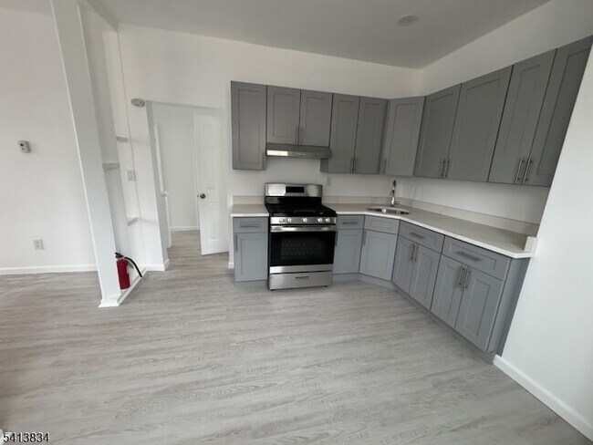 Foto del edificio - 793 E 19th St