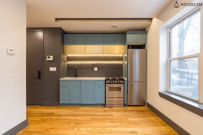 Building Photo - 1066 Park Pl
