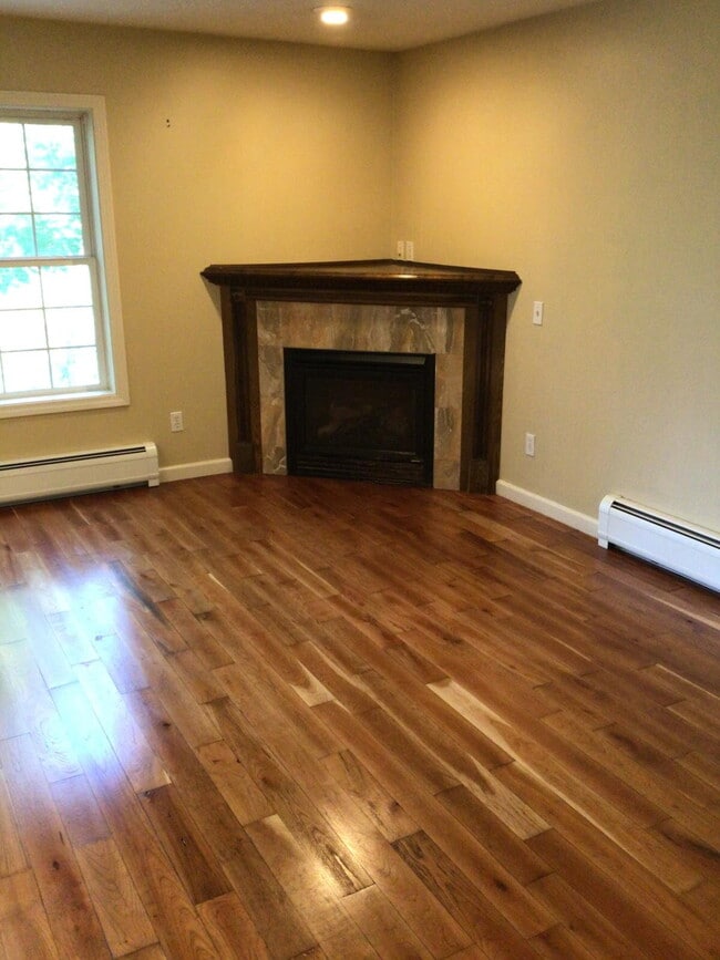 Building Photo - "Discover Spacious Comfort at 36-1 Leo's Way: 3-Bedroom Haven with 2.5 Bathrooms in Alburgh, VT!"