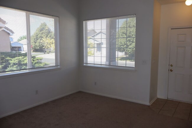 Foto del edificio - Beautiful 3 Bedroom Home in North Fort Col...