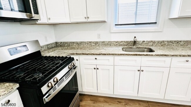 Photo - 473 Grove St Apartment