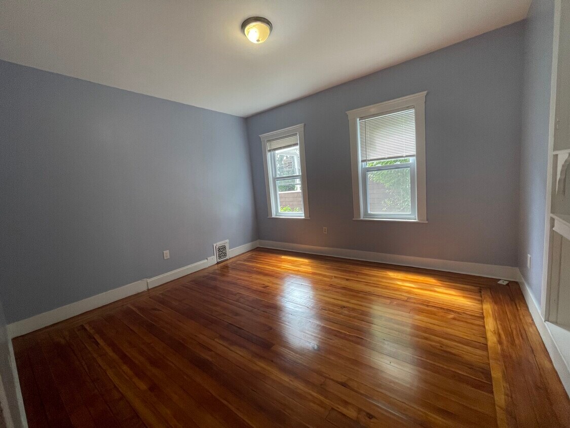Primary Photo - 24 Litchfield St