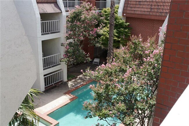 Foto del edificio - 3115 Helms St