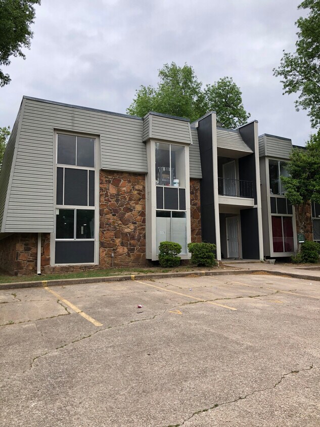 6815 S Sandusky Ave Unit 357, Tulsa, OK 74136 Condo for Rent in Tulsa