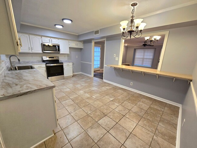 Building Photo - 1 Minute from Maxwell AFB