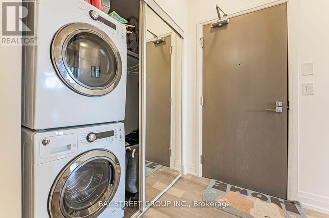 Photo du bâtiment - 7167-7167 Yonge St