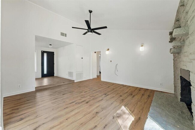 Building Photo - 7009 Windrift Way
