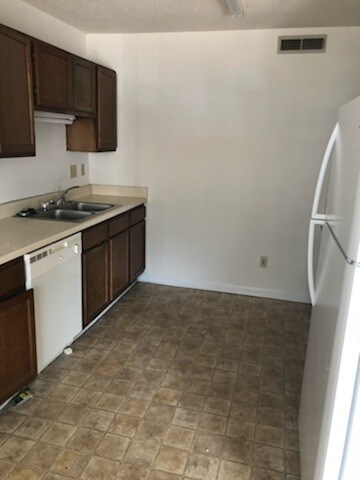 Primary Photo - 2114 10th St