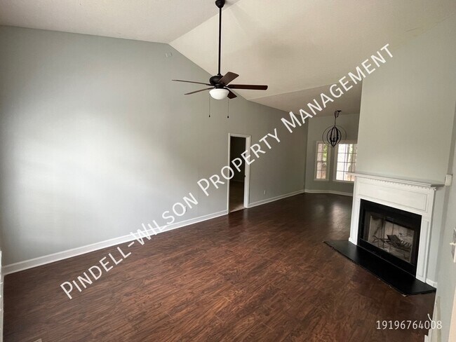 Foto del edificio - 6520 Westborough Dr