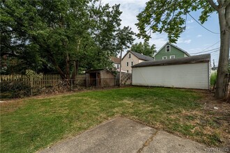 Building Photo - 212 Lockwood Ave