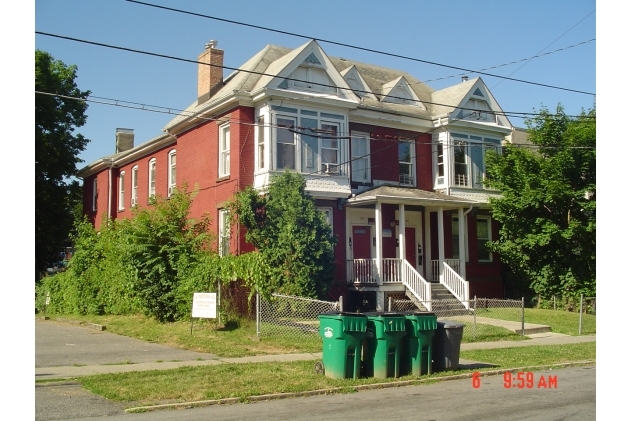 Building Photo - 146 Mansion St