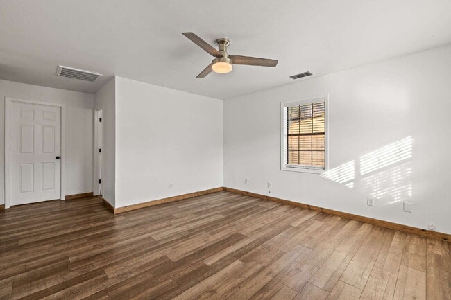 Building Photo - Stylish 3 Bed, 2 Bath Renovated Duplex in the Heart of Rincon!