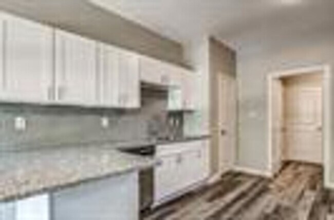 Building Photo - 3258 Wexford Dr