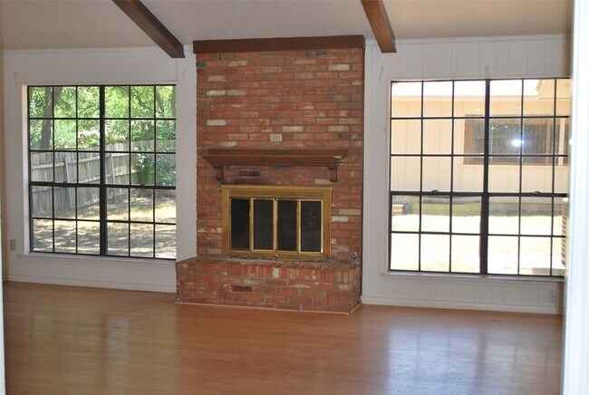 Building Photo - 1416 Sandy Creek Dr