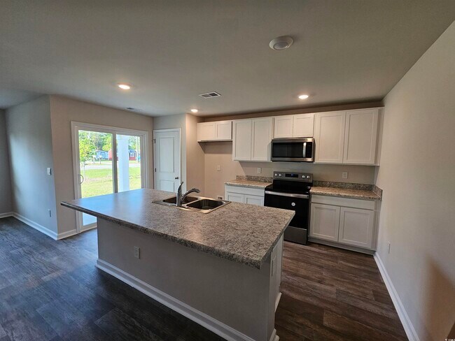 Foto del edificio - 374 Jeff Waters Cir