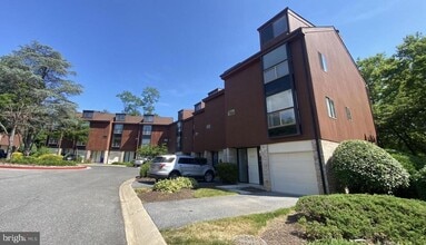 Building Photo - 5502 Vantage Point Rd