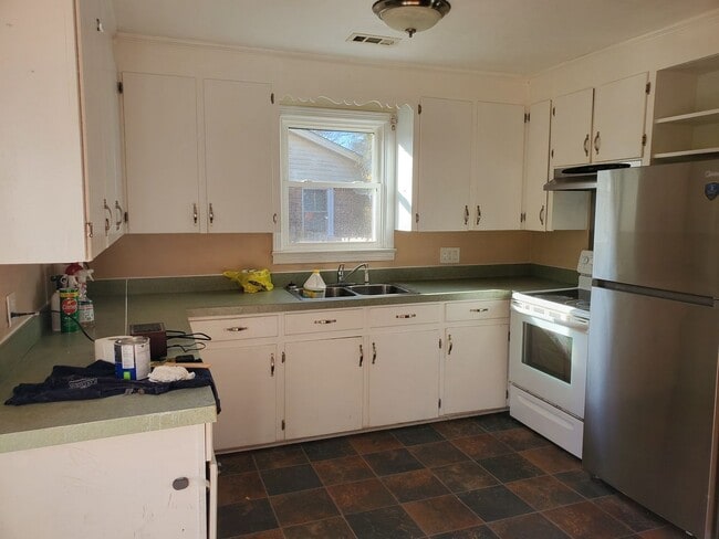 Building Photo - Oxford Heights Subdivision