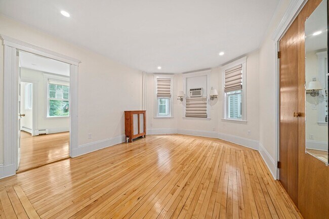 Foto del edificio - 108 Trowbridge St