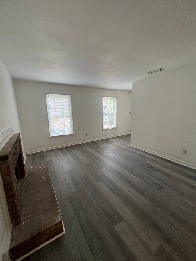 Foto del edificio - 424 Tarragon Wy SW