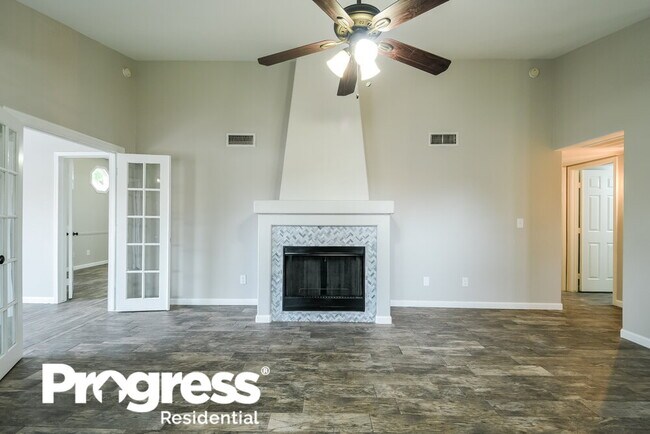 Building Photo - 7520 W Taro Ln