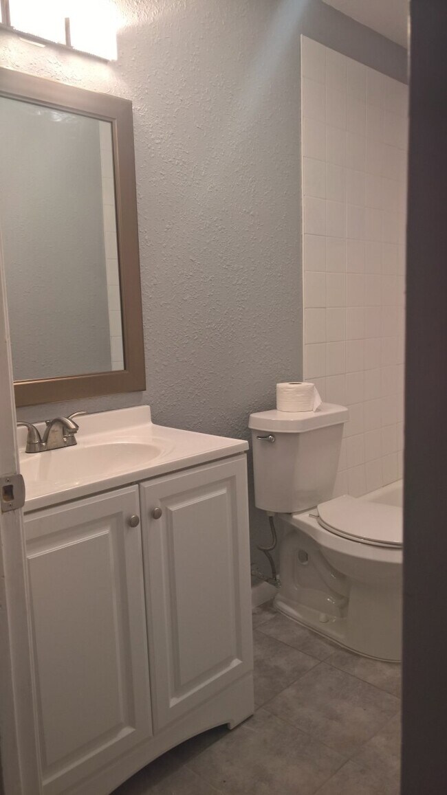Building Photo - 4534 Waikiki Dr