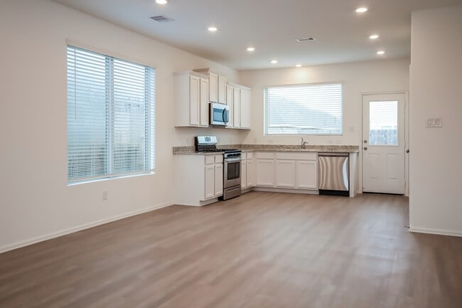 Building Photo - 22669 Malvicino Dr