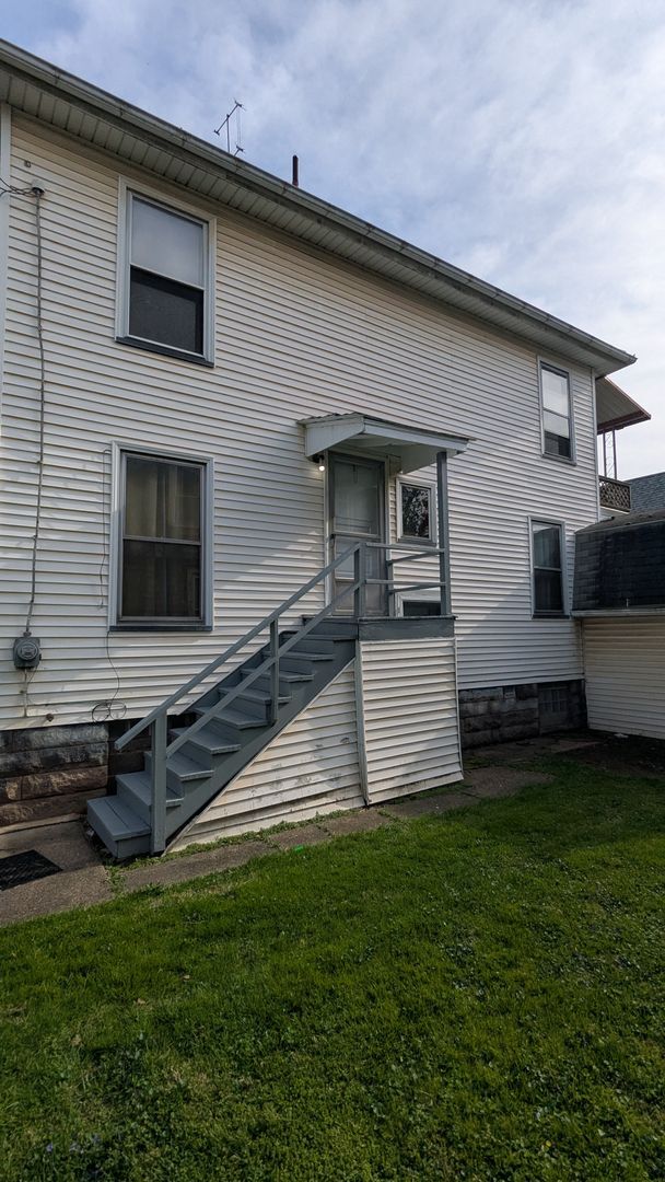 Building Photo - 61 6th St SE