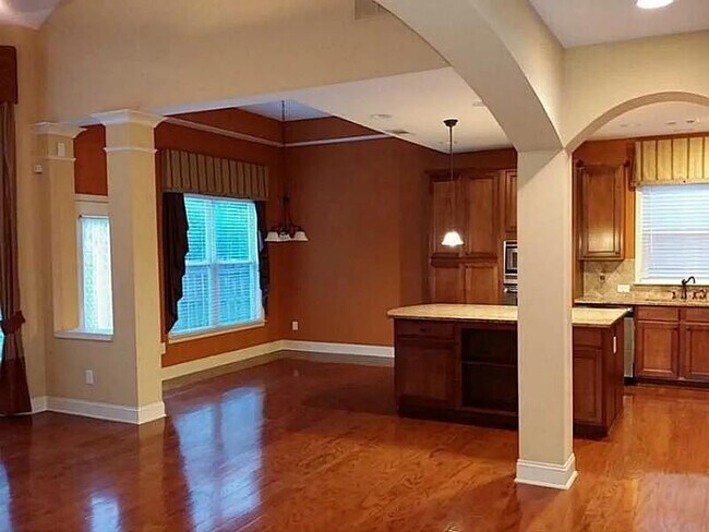 Foto del edificio - 4225 Brumby Ln