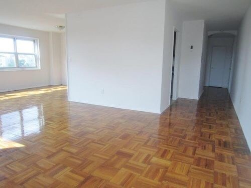 Building Photo - 2175 Hudson Terrace
