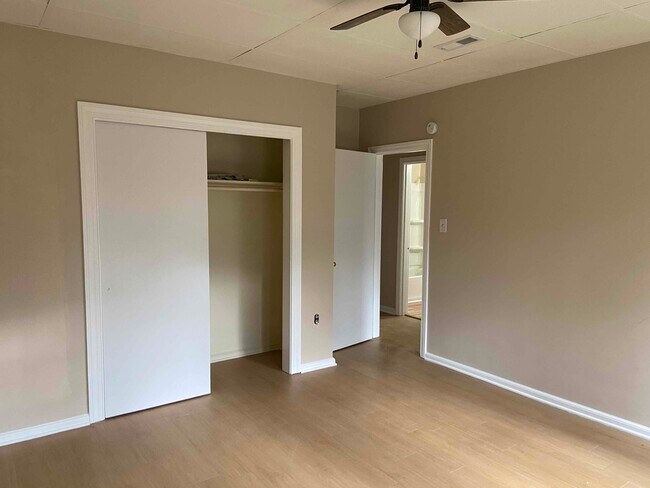 Building Photo - 408 Westmoreland Pl