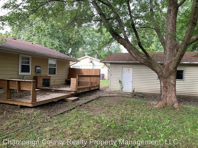 Building Photo - 3 br, 1.5 bath House - 3320 York Dr.