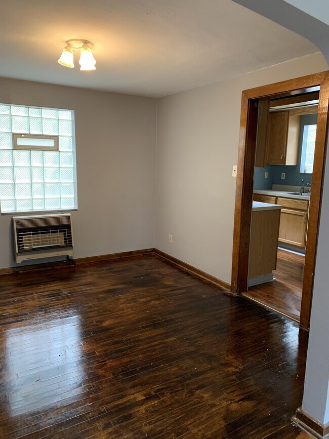 Foto del edificio - 1233 Oakglen St