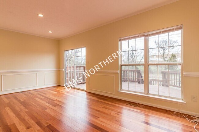 Building Photo - 44126 Tippecanoe Terrace