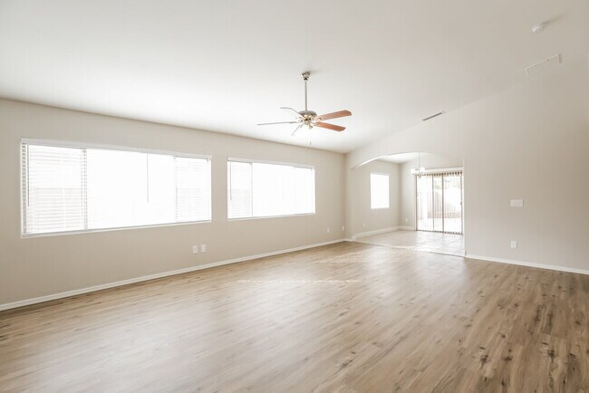 Building Photo - 5802 S 54th Ln